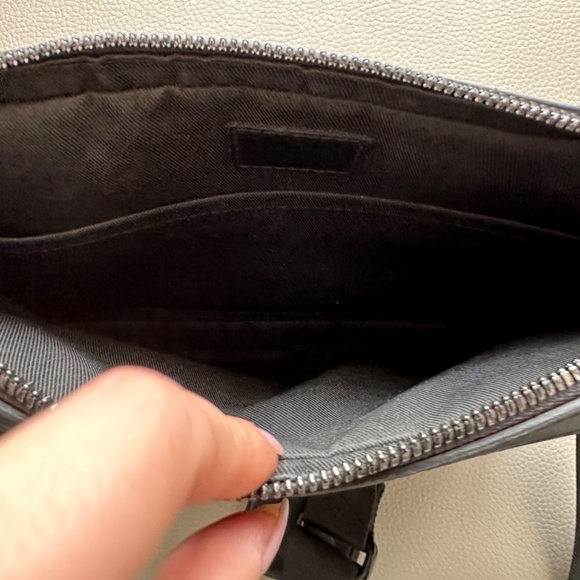 Unisex Louis Vuitton Duo Messenger All black - Picture 7 of 11